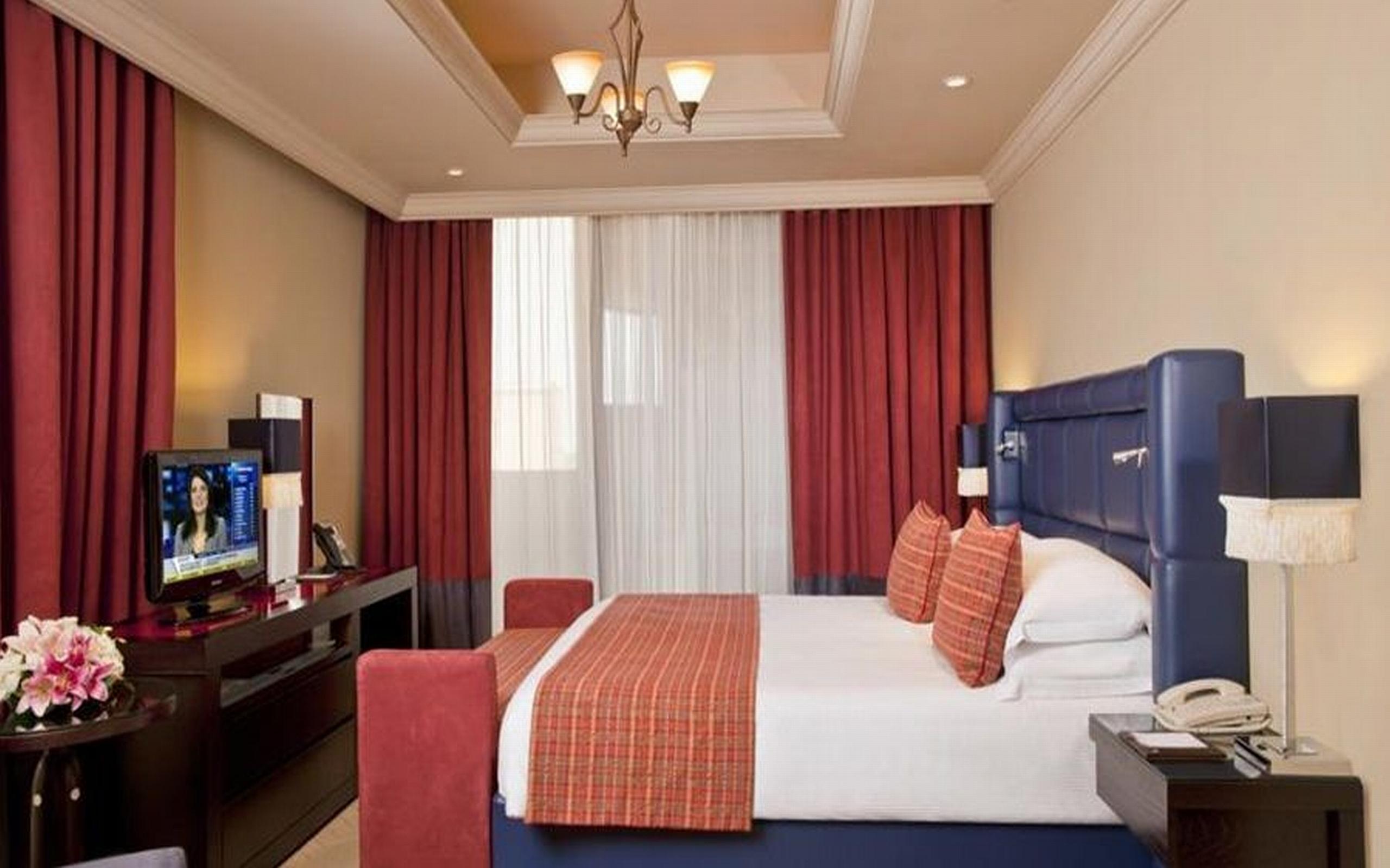 Al Ain Rotana Hotel Exterior photo A bedroom at the hotel